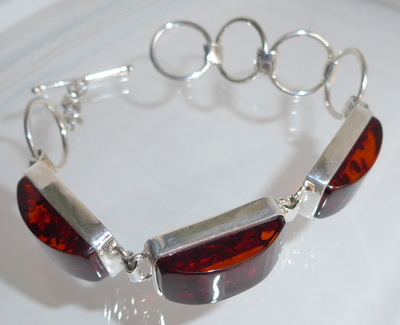 dunkel cognacfarbenes Bernsteinarmband