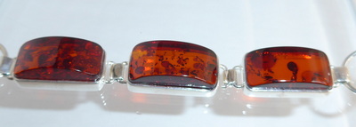 Auswahl an Bernsteinarmbndern 