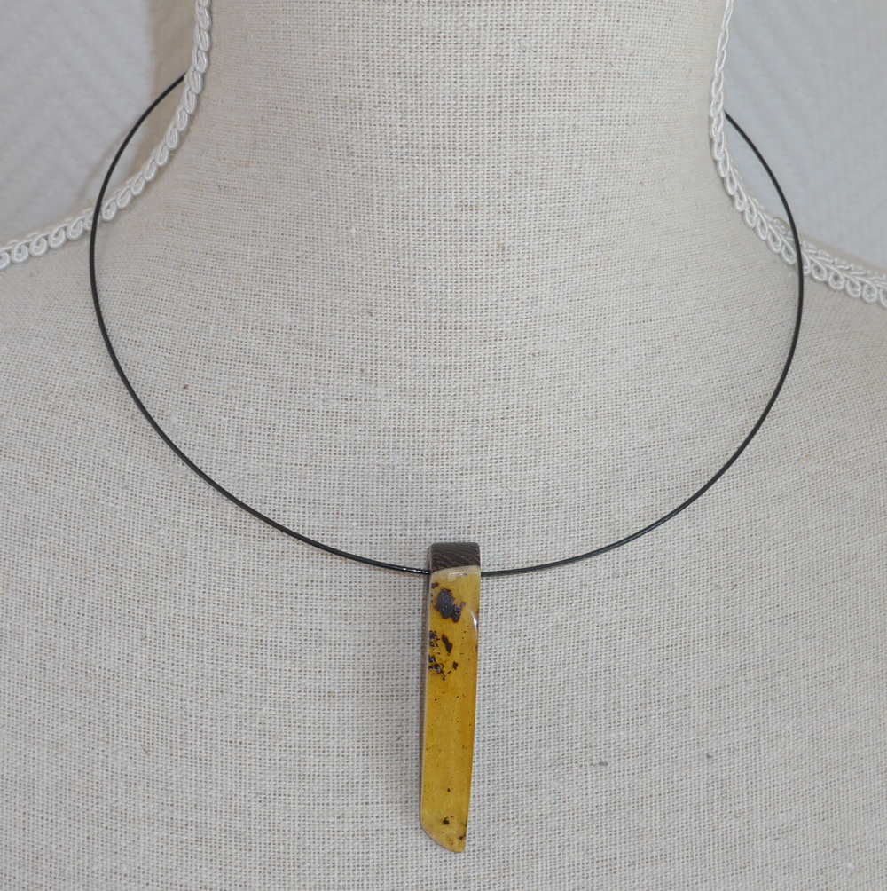 Bernstein Schmuck mit Holz