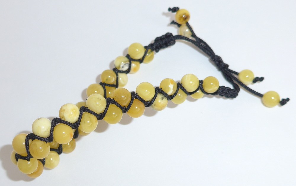 Honigfarbenes Bernsteinarmband geknüpft