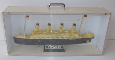 Bernstein Schiffsmodell Titanic