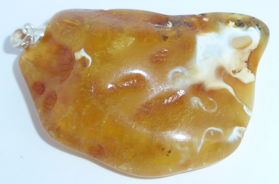 einzigartige Bernsteinanhänger