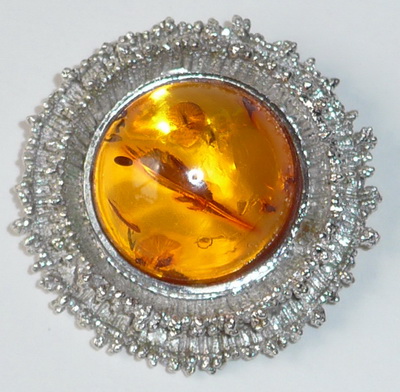 Bernsteinbrosche cognac farbener Bernstein