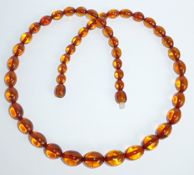 feine Bernstein Bohnenkette cognac
