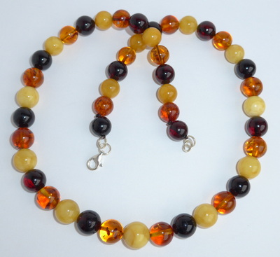 Nat�rliche Bernstein Perlenkette Damen elegant und stilvoll